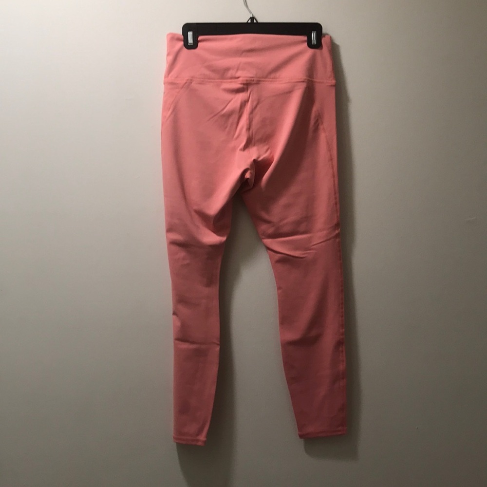 NWOT Fabletics 7/8 Peach Leggings w/Zipper Large - Picture 5 of 6